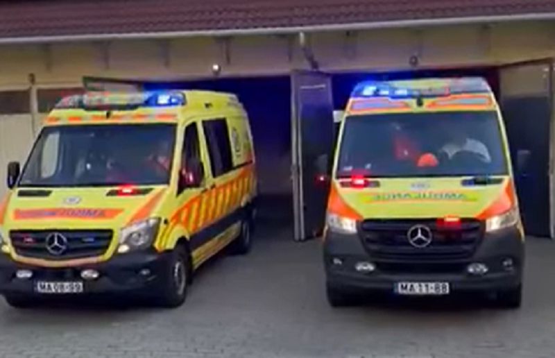 Szirénahang búcsúztatta nyugdíjba vonult polgári mentőápolót 