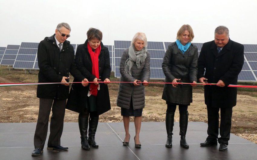 Átadták Miskolc mellett az ország legnagyobb naperőművét