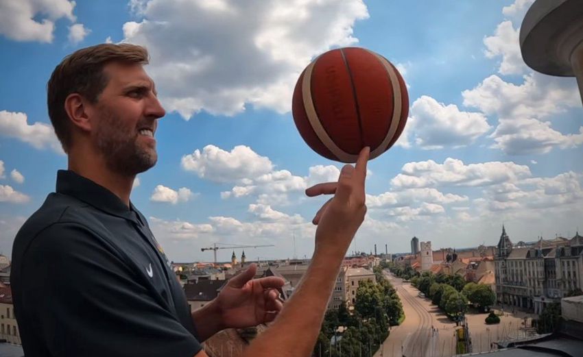 Történelem! Először járt NBA-legenda a Nagytemplom tornyában!