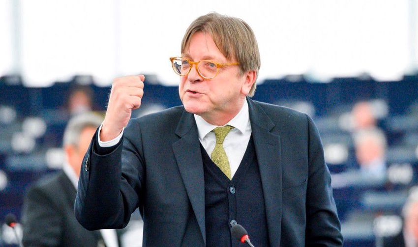 Hitler jutott eszébe Orbán Viktorról a liberális Guy Verhofstadtnak