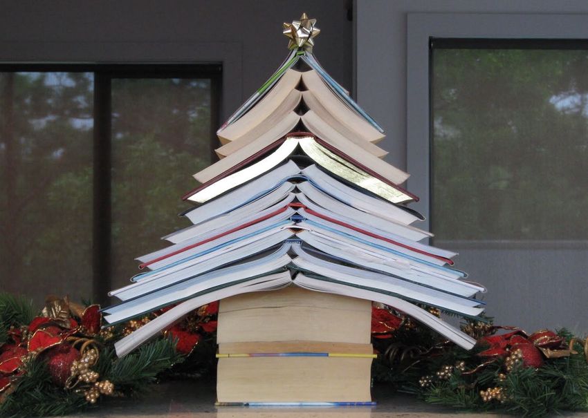 Építsen karácsonyfát a könyvtárban!