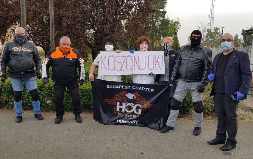 Harley-Davidsonon érkezett a fontos szállítmány Debrecenbe
