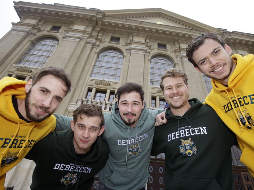 Tízezernél is többen kezdik az évet a Debreceni Egyetemen