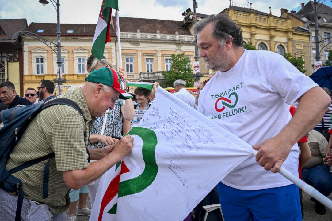 A kormányközeli Nézőpont is magas számokat mért Magyar Péter pártjának
