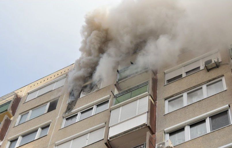 Fekete vasárnap Nyíregyházán: lakástűzben meghalt egy ember