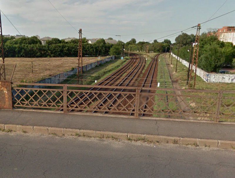 Vonat sodort el egy embert Debrecenben