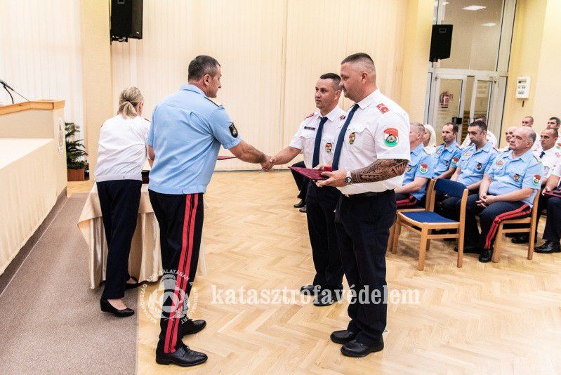 Elismeréseket vehettek át az életmentő hajdú-bihari tűzoltók