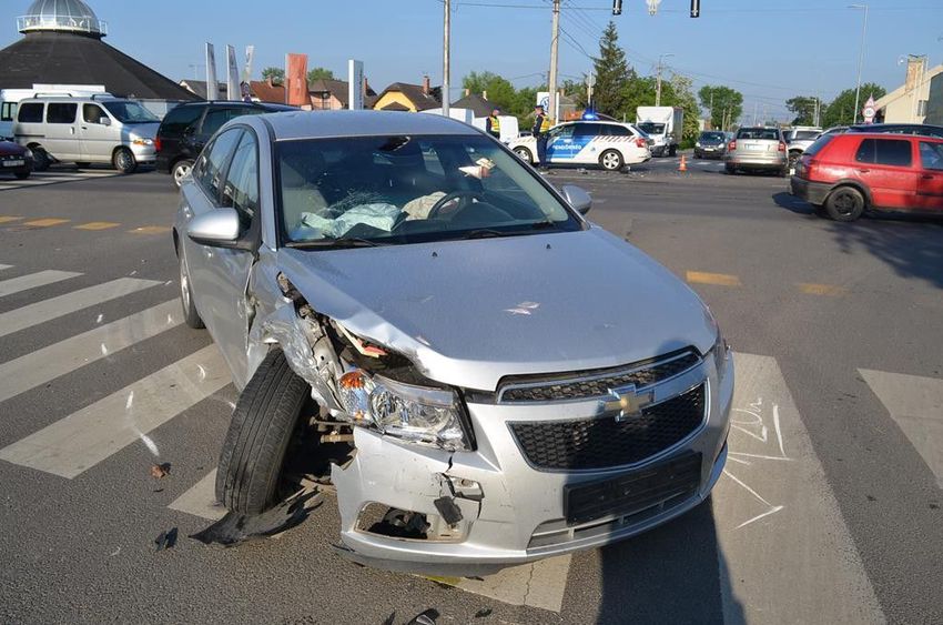 Pár óra alatt három közlekedési baleset történt Debrecenben
