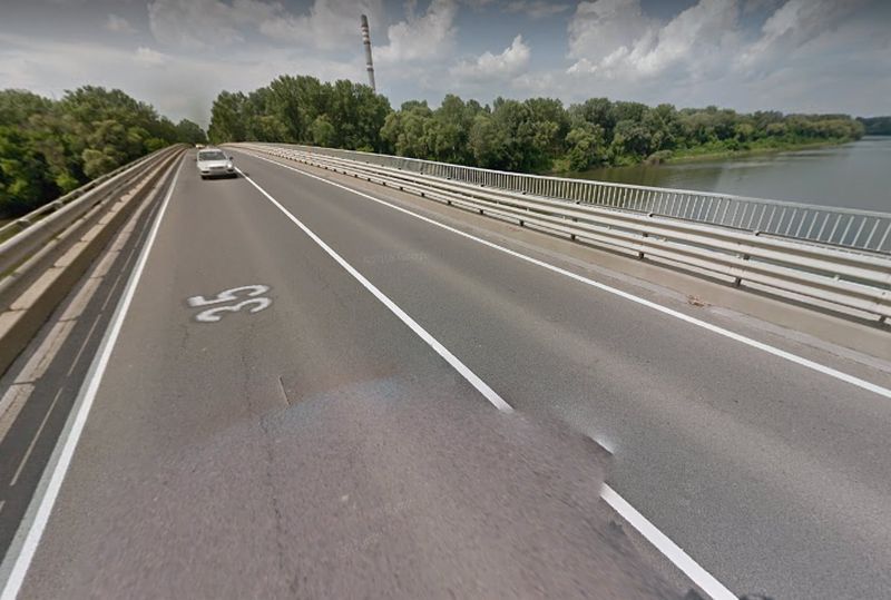 Baleset a 35-ösön, épp a Tisza-hídon