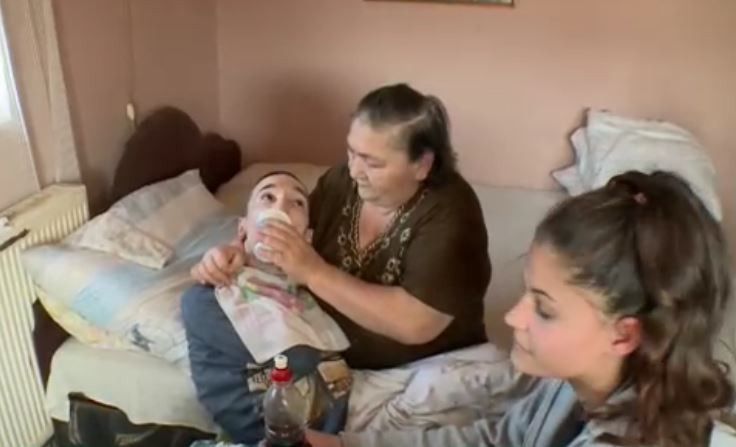 Hiába keres albérletet egy dombostanyai nő fogyatékkal élő unokájával