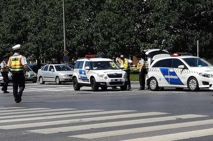 Rendőrök is megsérülhettek Debrecenben