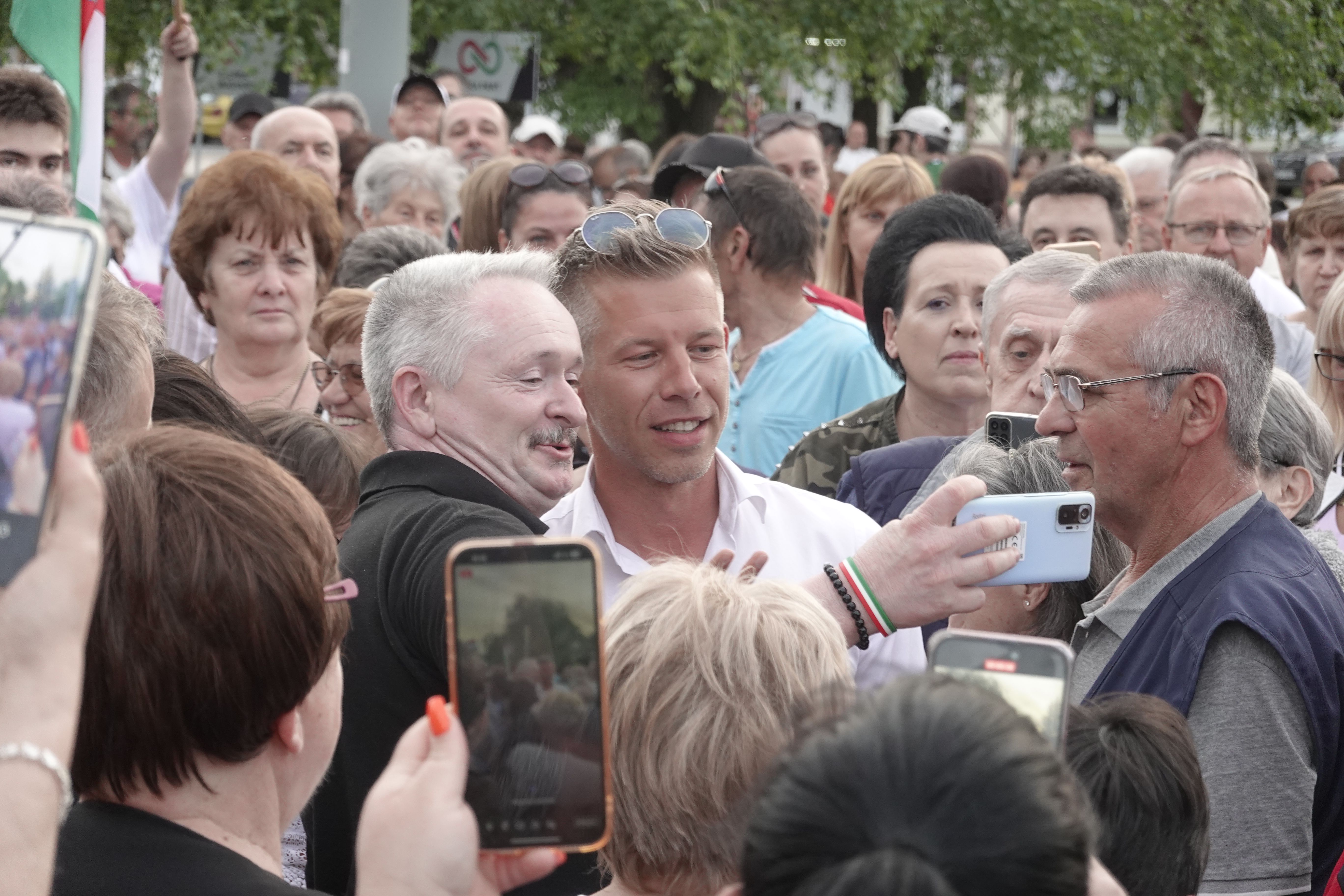 Magyar Péter közölte, kiknek nem lehet belépni a Tisza Pártba