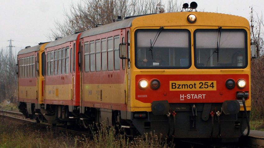 Tervezze át, ha vonattal akart utazni Debrecen és Nagykereki között!