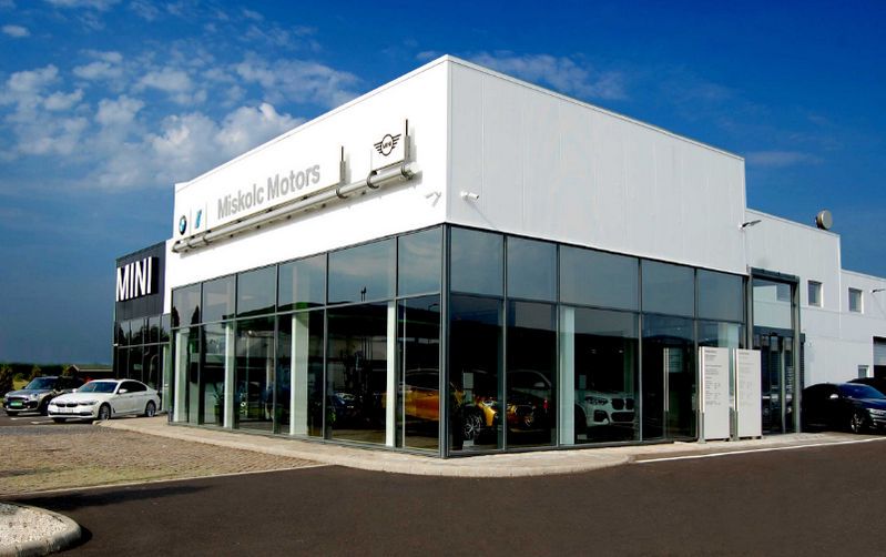 Húsz új munkahelyet adott a BMW Miskolc Motors
