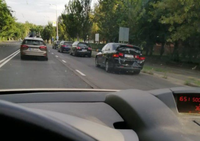Tömegkarambol Debrecenben: hat autó ütközött a Böszörményi úton