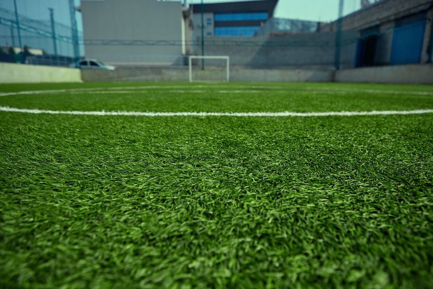 Új műfüves futballpályák épülnek Ózdon