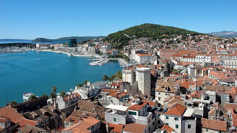 Horvátországban kinyitottak a vendéglátóhelyek teraszai