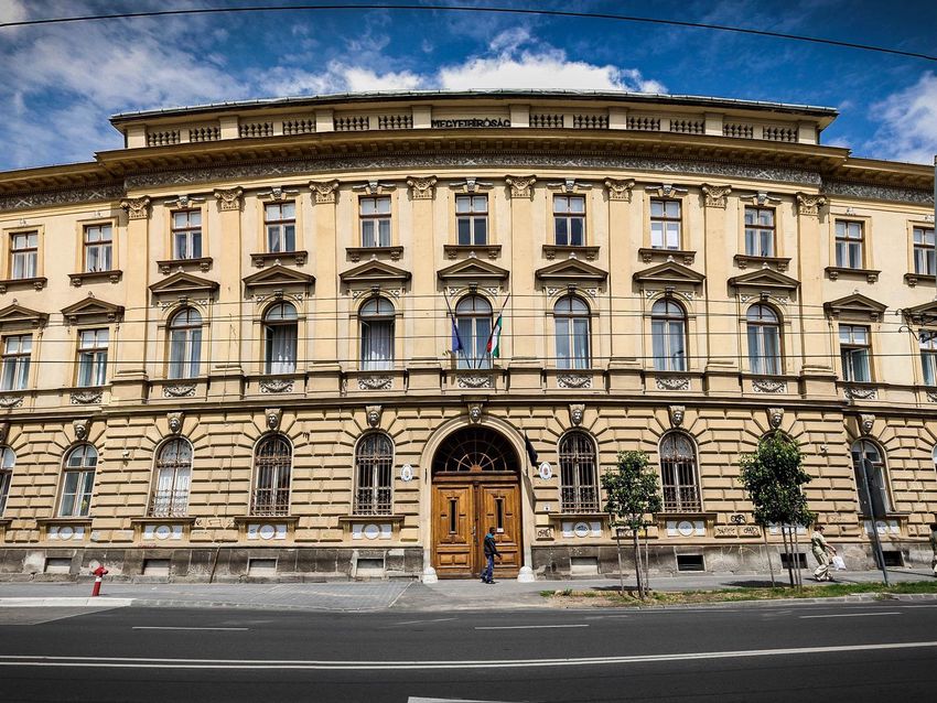 Debrecenben kezdődik újra a Szeviép-ügy – szeptemberben tárgyalják 