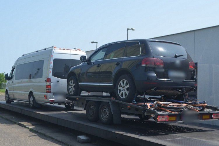 Háromezer kiló plusz miatt büntettek az M3-ason