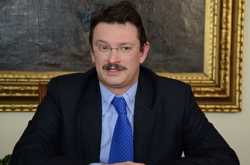Újabb 5 évet kapott a debreceni kancellár