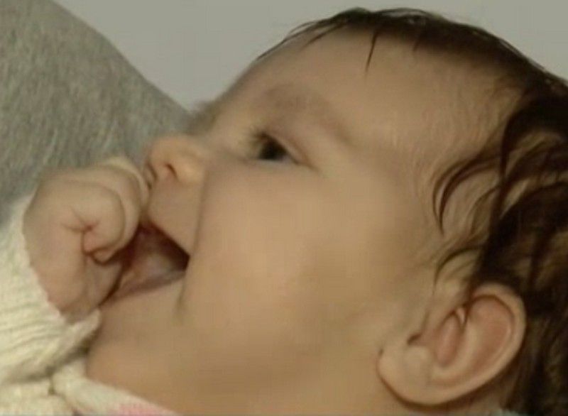 Hónapok után mehetett haza családjához a miskolci kisbaba