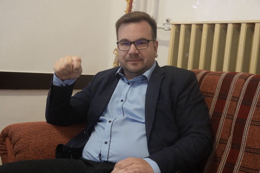 Szentpéterszeg: nyugalom és virágillat igen, trágyaszag nem