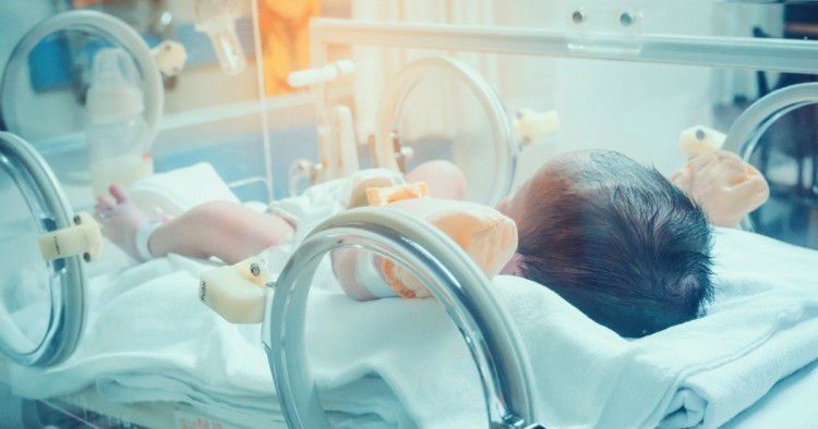 Újszülöttet hagytak a kazincbarcikai babamentő inkubátorban