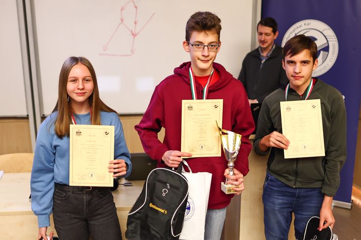 Programozó tehetségek versenyeztek Debrecenben