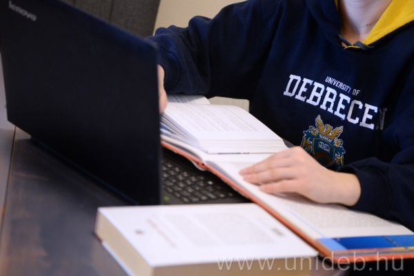 A Debreceni Egyetem több száz hallgatójának tovább tart a vizsgaidőszak
