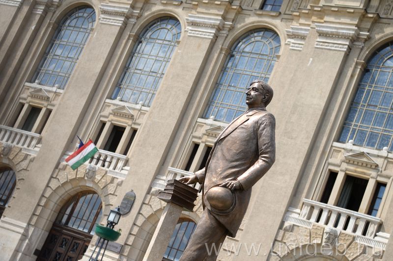 Nagy magyarnak állítottak szobrot Debrecenben