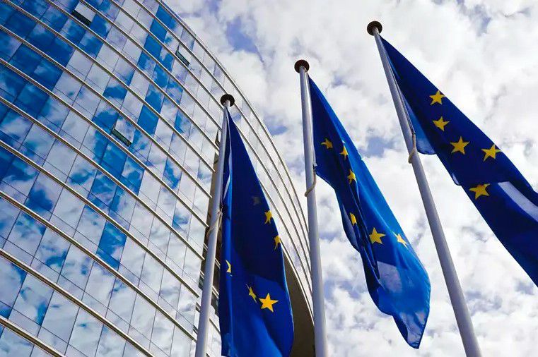 Brüsszel áldását adta az egymilliárd eurós lőszervásárlásra Ukrajnának