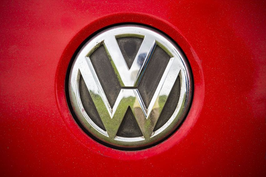 Leállítja a Volkswagen csoport az oroszországi gyártást és az exportot