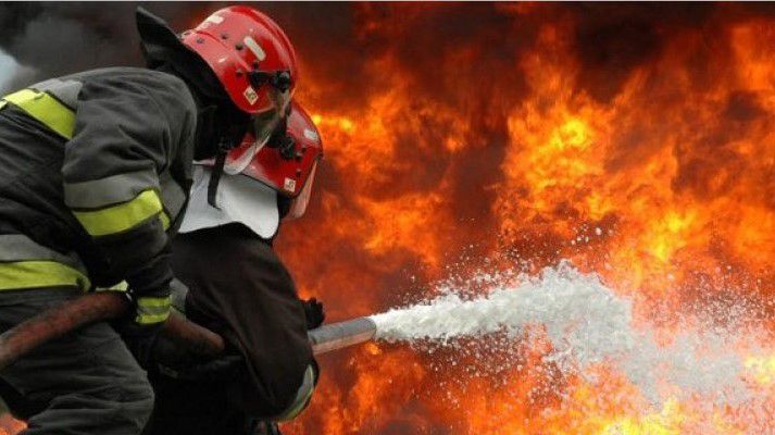Tűz Debrecenben: égett egy családi ház