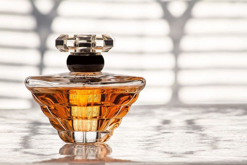 Több mint egymillió értékű parfümöt lopott Debrecenben