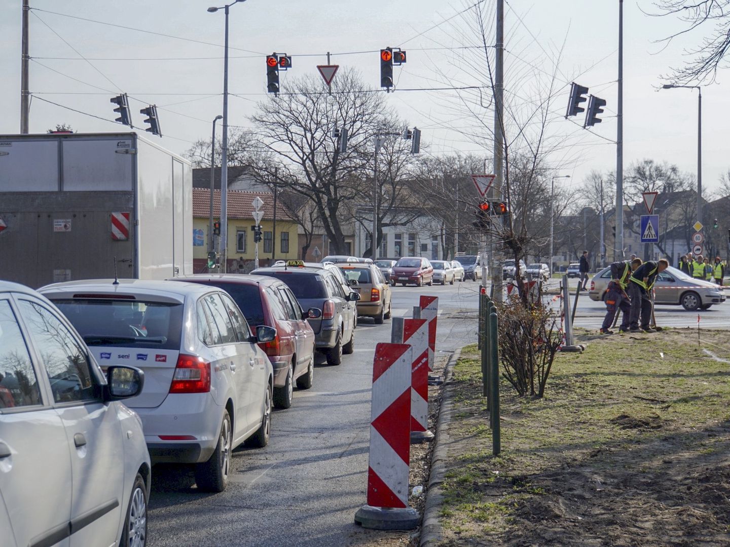 Újabb debreceni csomópontban kezdődtek munkálatok