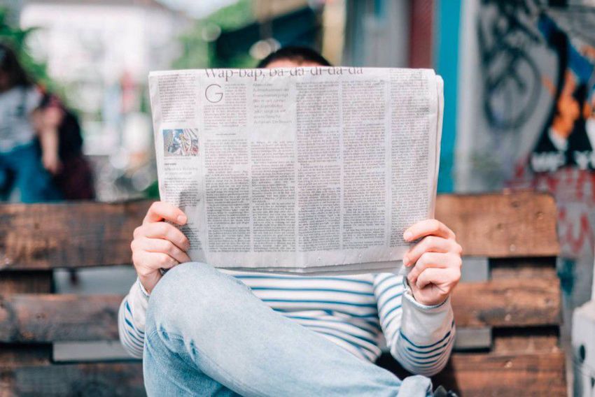 Mélyrepülés! Tovább csökkent a nyomtatott újságok példányszáma
