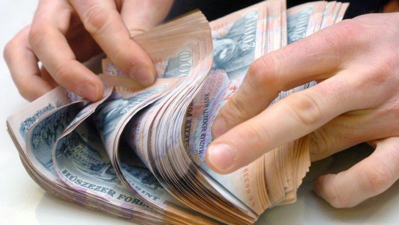 Négymillió forintot kértek a korrupción ért encsi hivatalvezetők