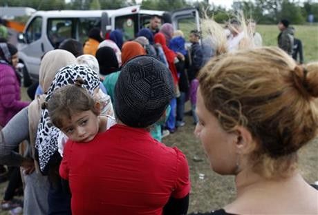 Több ezer migráns van már Szerbiában