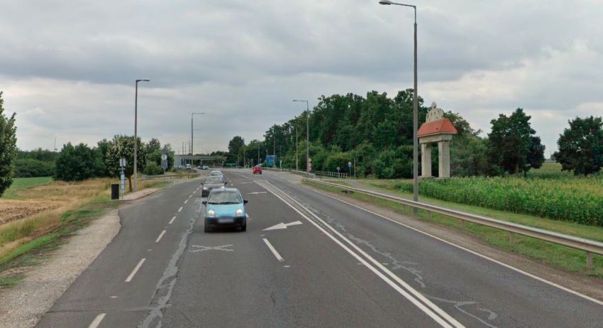 Motorosok karamboloztak Debrecen határában