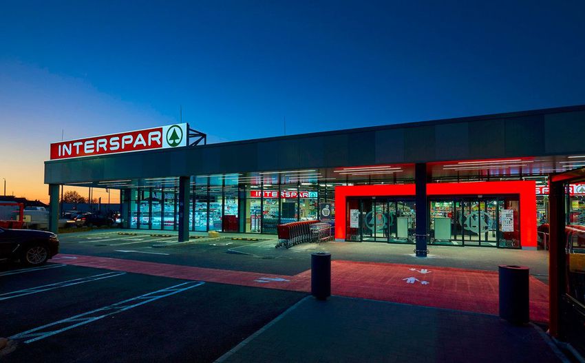 Hárommilliárd forintból nyílt meg Debrecenben a második Interspar