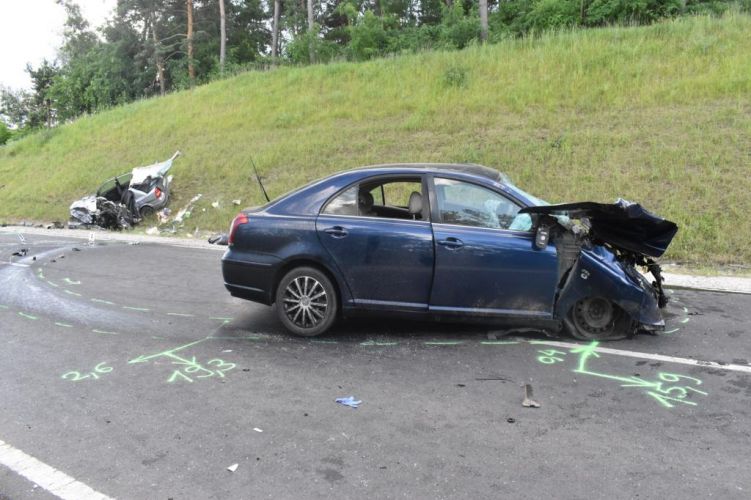 Lezárt ügy: ittas sofőr miatt halt meg egy házaspár a 48-ason