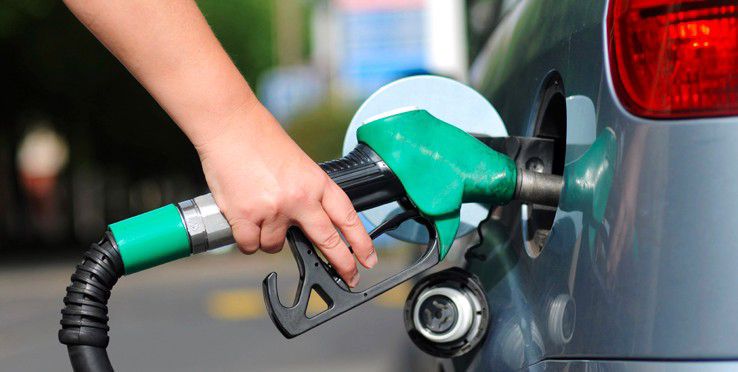 Lélektani határ alá esik a benzin ára