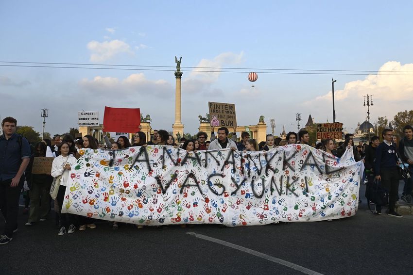 Diákok demonstráltak az oktatásért a fővárosban