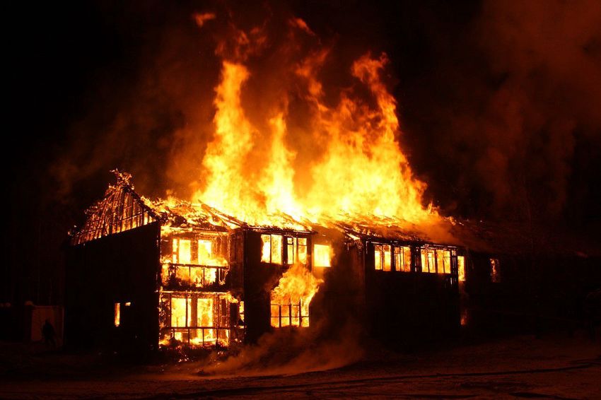 Lángokba borult egy ház Szerencsen