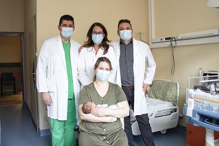 Csoda: szívtranszplantált édesanyának született gyermeke Kisvárdán