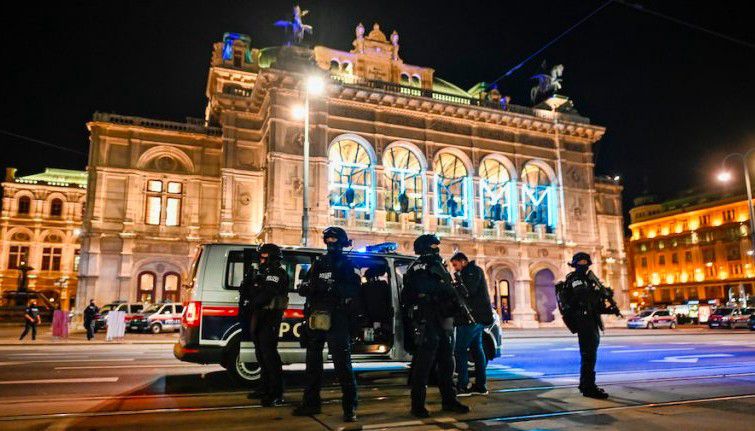 Iszlám terror Bécsben: Szijjártó szerint az európai életforma áll támadás alatt