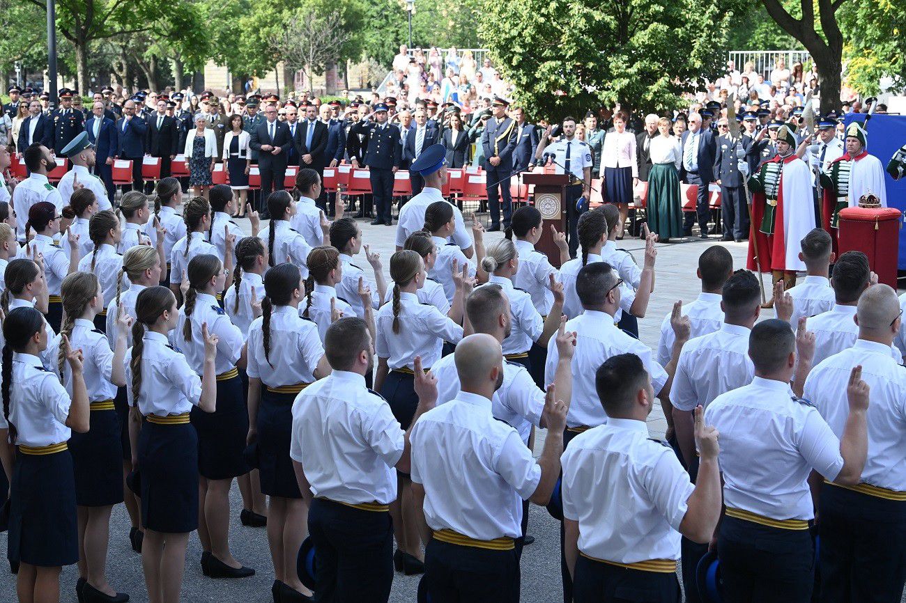 Orbán: a gyenge népek elvesznek