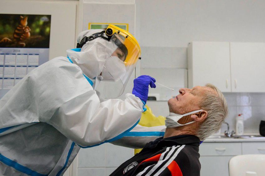 40 ezer forintért végeznek koronavírus-tesztet a berettyóújfalui kórházban
