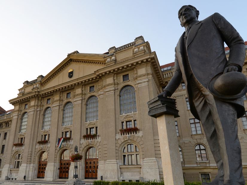 A Debreceni Egyetem sem volt fukar az elismerésekkel