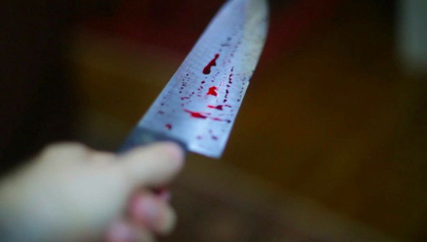 Megint megszúrtak késsel egy rendőrt Magyarországon